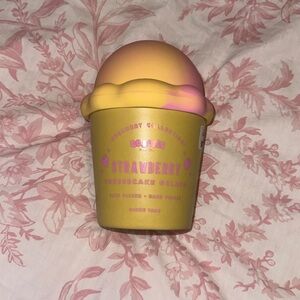 NWT DW‎ Home Goodies Creamery Collection Strawberry Cheesecake Gelato Candle